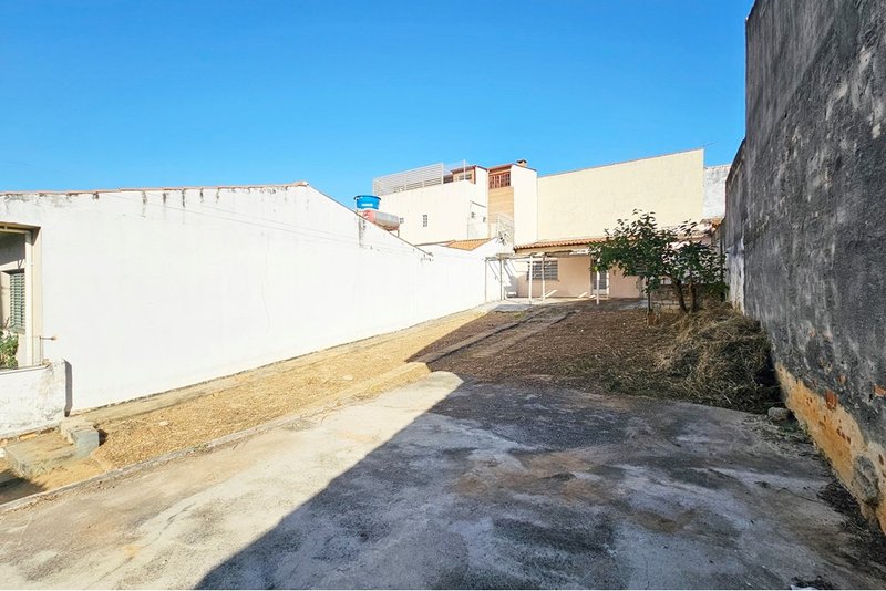 Casa à venda, 70m - terreno com 300m - R$ 295.000 - Bairro Vila Trujillo - Sorocaba - SP Rua Camilo José Cury Sorocaba - 