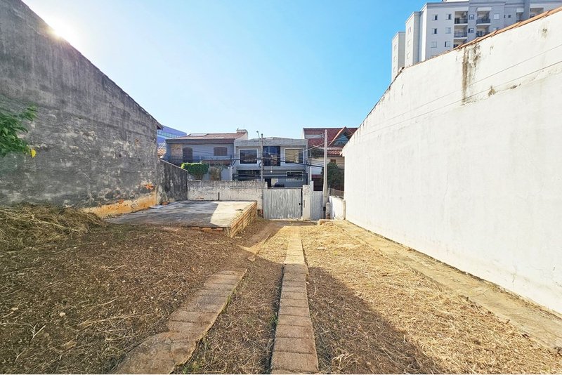 Casa à venda, 70m - terreno com 300m - R$ 295.000 - Bairro Vila Trujillo - Sorocaba - SP Rua Camilo José Cury Sorocaba - 