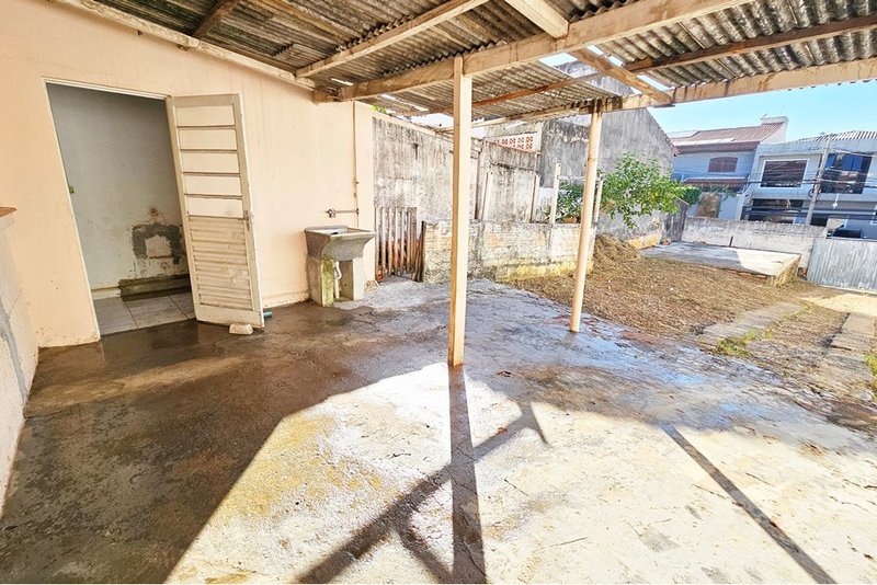 Casa à venda, 70m - terreno com 300m - R$ 295.000 - Bairro Vila Trujillo - Sorocaba - SP Rua Camilo José Cury Sorocaba - 