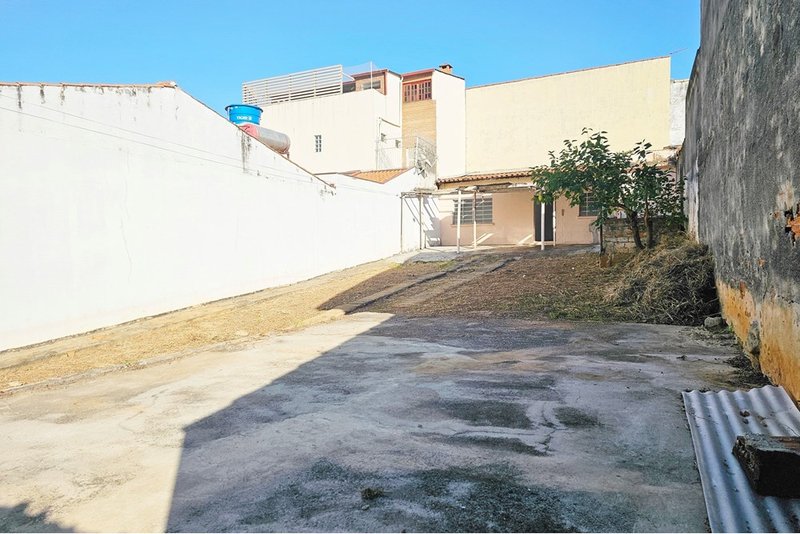 Casa à venda, 70m - terreno com 300m - R$ 295.000 - Bairro Vila Trujillo - Sorocaba - SP Rua Camilo José Cury Sorocaba - 