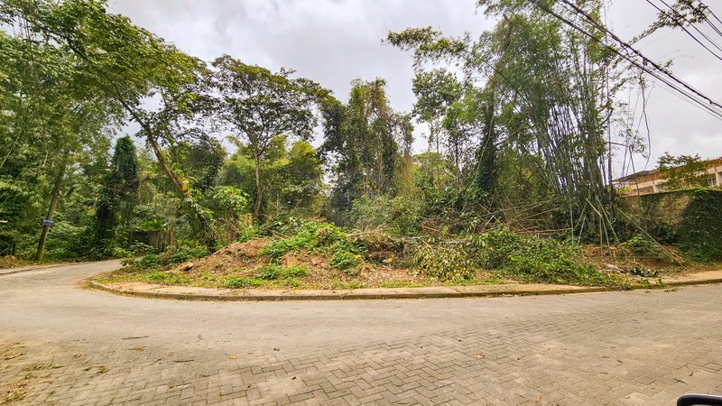 Amplo terreno no Sertão de Juquehy - À VENDA  São Sebastião - 