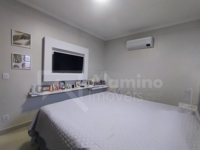 VILA ALTO PARAÍSO - 04 DORM. SENDO 2 SUITES - ÁREA GOURMET COM SUITE  Bauru - 