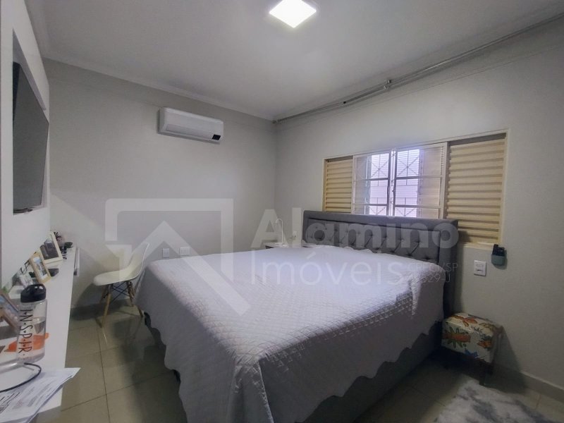 VILA ALTO PARAÍSO - 04 DORM. SENDO 2 SUITES - ÁREA GOURMET COM SUITE  Bauru - 