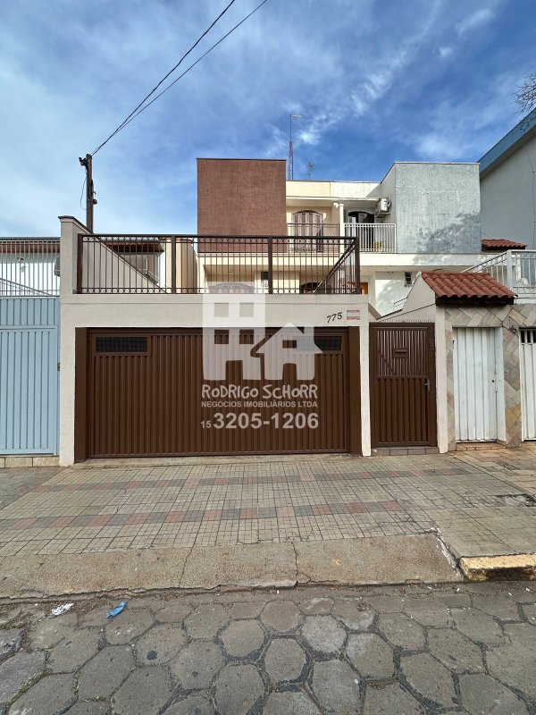 🏡 Amplo sobrado à venda Rua Cel. Bento Pires - Centro Tatuí  Tatuí - 