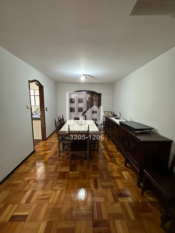 🏡 Amplo sobrado à venda Rua Cel. Bento Pires - Centro Tatuí  Tatuí - 