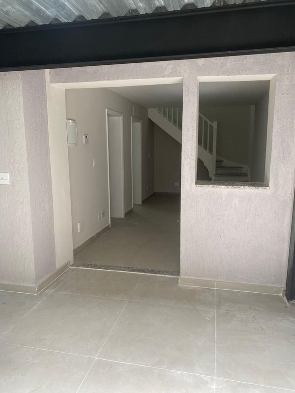 ALUGA-SE CASA COMERCIAL – 118M2 – TOTALMENTE REFORMADA Rua Olga Abujamra São Paulo - 