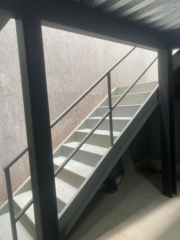 ALUGA-SE CASA COMERCIAL – 118M2 – TOTALMENTE REFORMADA Rua Olga Abujamra São Paulo - 
