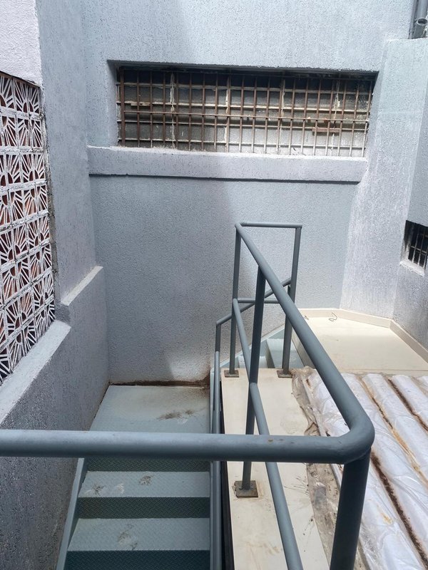 ALUGA-SE CASA COMERCIAL – 118M2 – TOTALMENTE REFORMADA Rua Olga Abujamra São Paulo - 