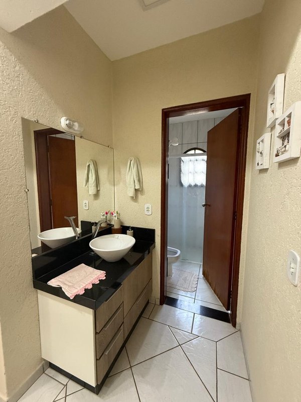 Chácara térrea completa com 230m² no Condomínio 3 Lagos Mairinque Alameda dos Flamboyant Mairinque - 