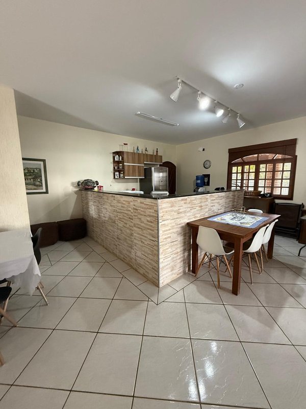 Chácara térrea completa com 230m² no Condomínio 3 Lagos Mairinque Alameda dos Flamboyant Mairinque - 