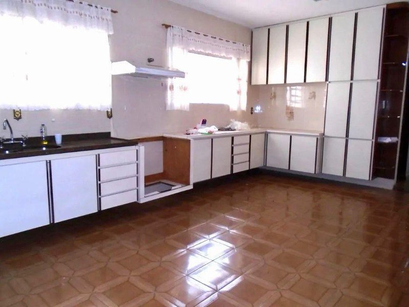 Casa 3 Dormitórios - terreno de 500m2 -Jardim Universo  Mogi das Cruzes - 