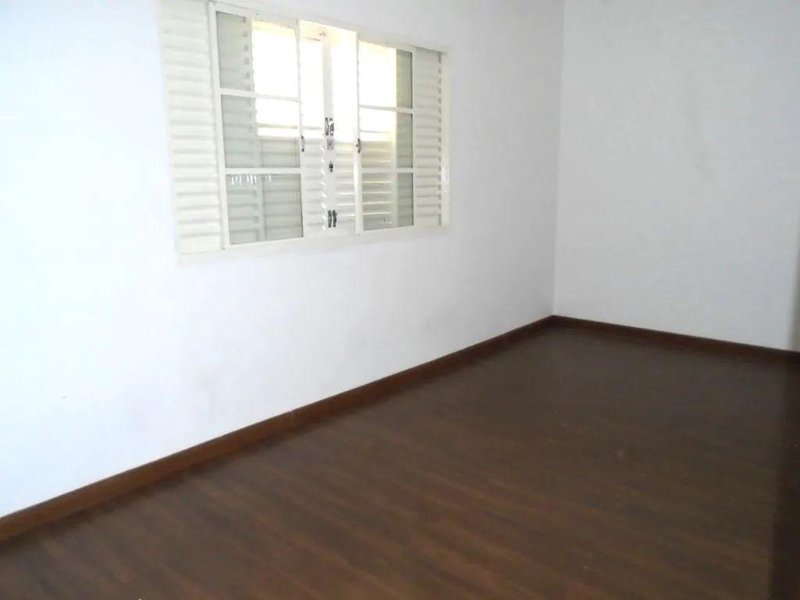 Casa 3 Dormitórios - terreno de 500m2 -Jardim Universo  Mogi das Cruzes - 