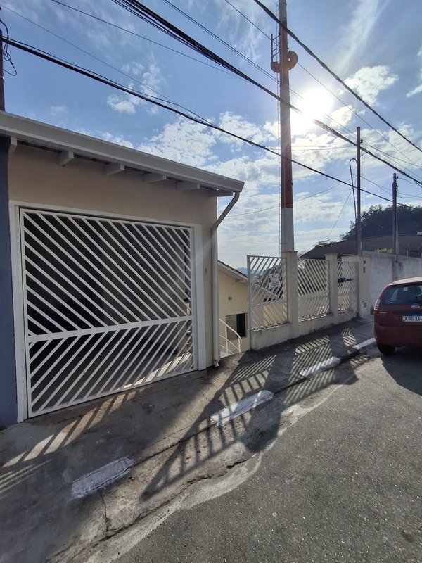 Casa de 2 dormitórios no Centro de Santana de Parnaiba  Santana de Parnaíba - 