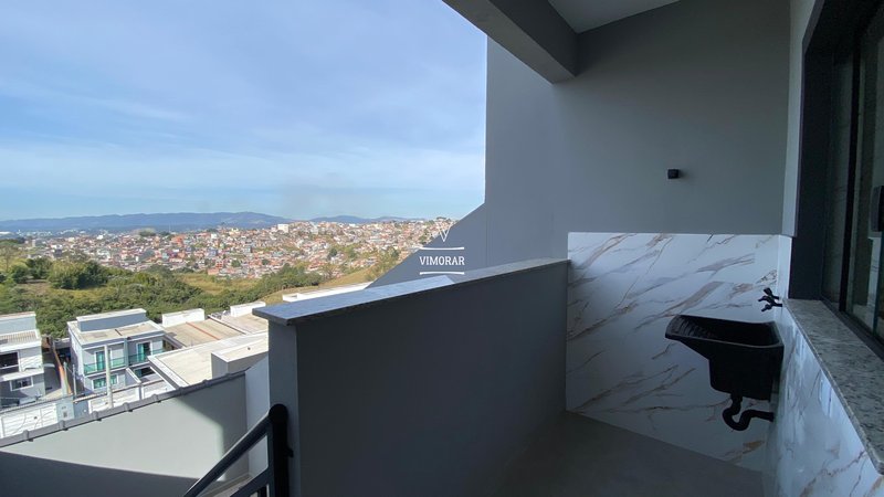 Sobrado 2 dormitórios + 2 vagas de garagem  Itaquaquecetuba - 
