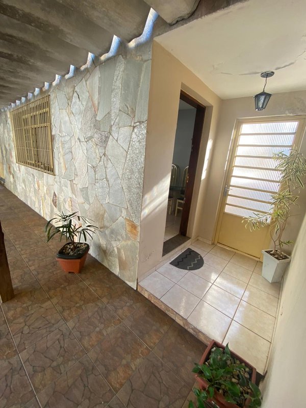 Casa 04 Dormitórios com 300m2 de terreno  Suzano - 