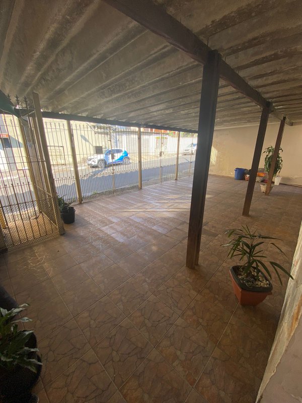 Casa 04 Dormitórios com 300m2 de terreno  Suzano - 