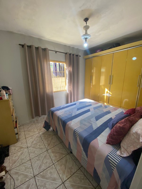 Casa 04 Dormitórios com 300m2 de terreno  Suzano - 