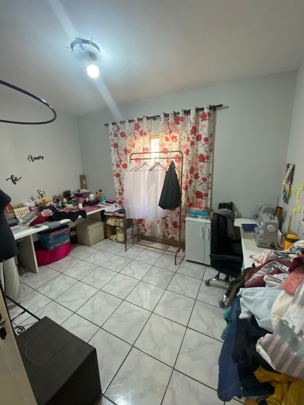 Casa 04 Dormitórios com 300m2 de terreno  Suzano - 