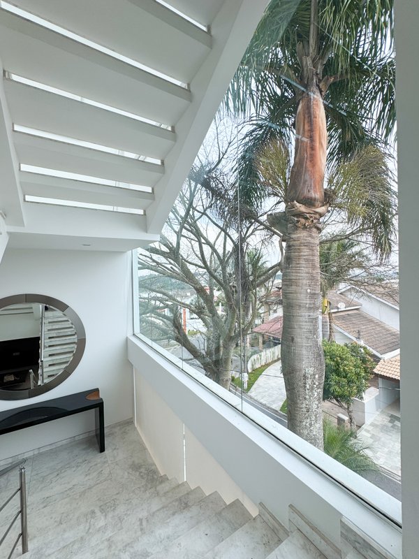 Casa de alto padrão em condominio com 4 suites, localização privilegiada Av. Benedito Manoel dos Santos Arujá - 