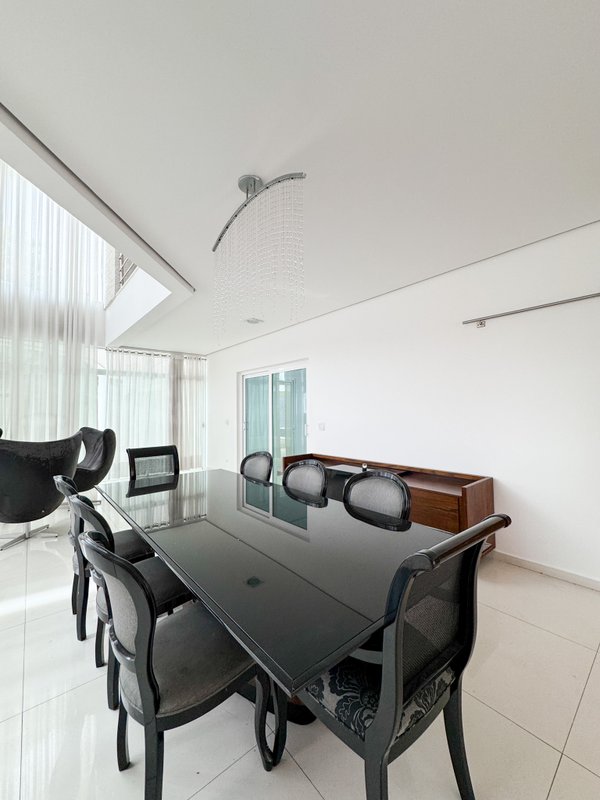 Casa de alto padrão em condominio com 4 suites, localização privilegiada Av. Benedito Manoel dos Santos Arujá - 
