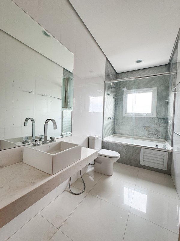 Casa de alto padrão em condominio com 4 suites, localização privilegiada Av. Benedito Manoel dos Santos Arujá - 