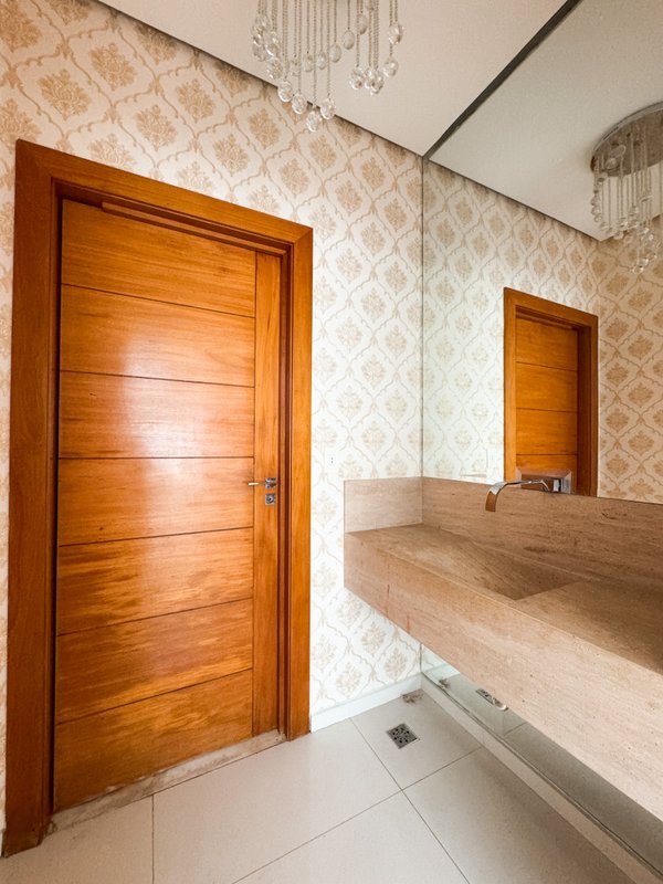 Casa de alto padrão em condominio com 4 suites, localização privilegiada Av. Benedito Manoel dos Santos Arujá - 