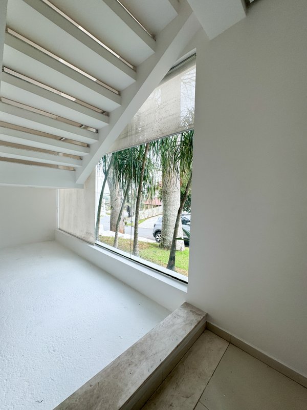 Casa de alto padrão em condominio com 4 suites, localização privilegiada Av. Benedito Manoel dos Santos Arujá - 