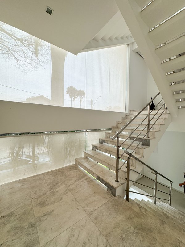 Casa de alto padrão em condominio com 4 suites, localização privilegiada Av. Benedito Manoel dos Santos Arujá - 