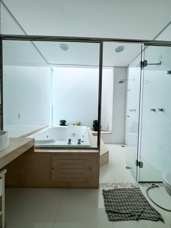 Casa de alto padrão em condominio com 4 suites, localização privilegiada Av. Benedito Manoel dos Santos Arujá - 