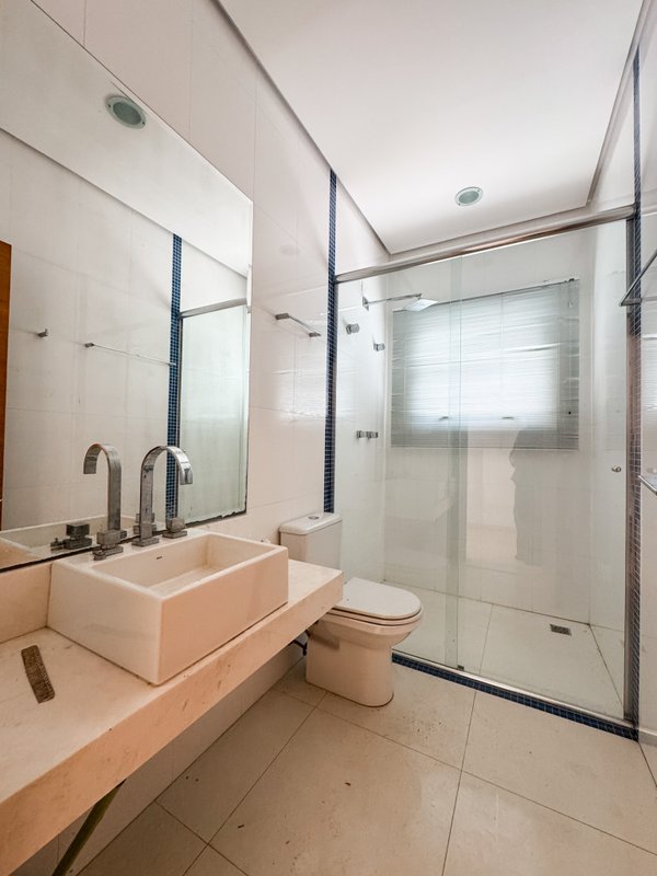 Casa de alto padrão em condominio com 4 suites, localização privilegiada Av. Benedito Manoel dos Santos Arujá - 