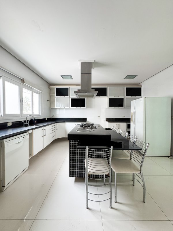 Casa de alto padrão em condominio com 4 suites, localização privilegiada Av. Benedito Manoel dos Santos Arujá - 