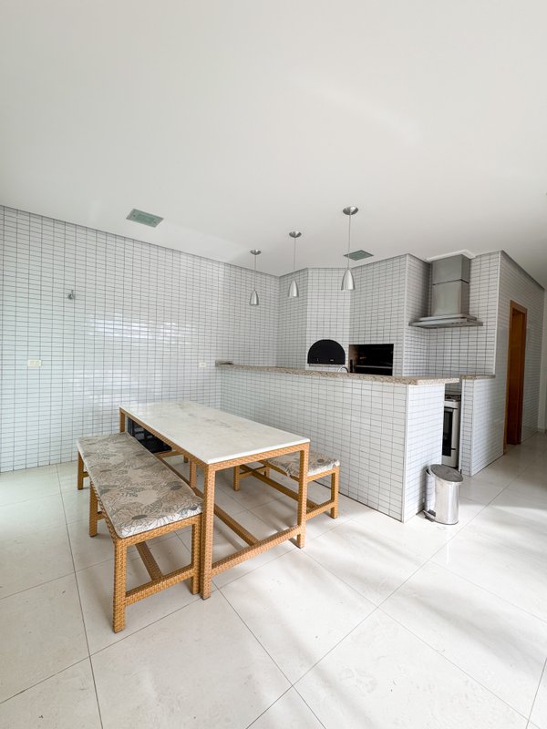 Casa de alto padrão em condominio com 4 suites, localização privilegiada Av. Benedito Manoel dos Santos Arujá - 