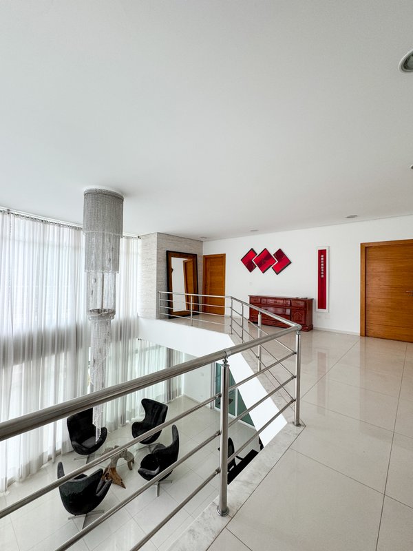 Casa de alto padrão em condominio com 4 suites, localização privilegiada Av. Benedito Manoel dos Santos Arujá - 