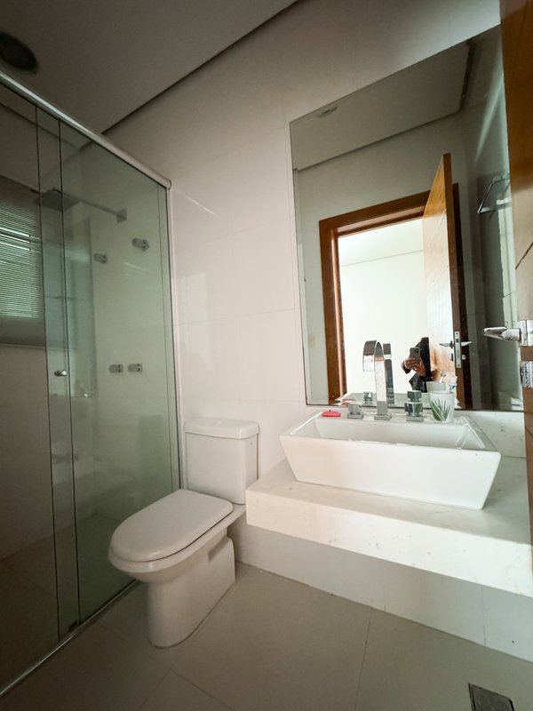 Casa de alto padrão em condominio com 4 suites, localização privilegiada Av. Benedito Manoel dos Santos Arujá - 