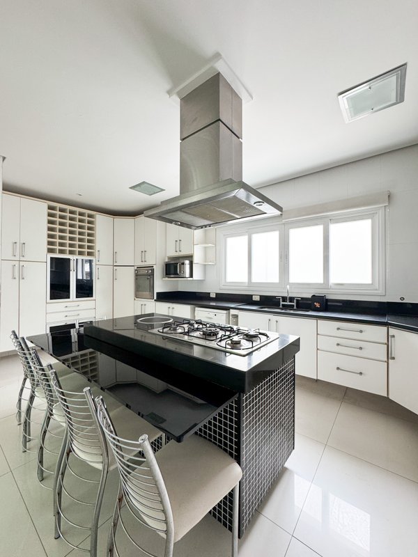 Casa de alto padrão em condominio com 4 suites, localização privilegiada Av. Benedito Manoel dos Santos Arujá - 