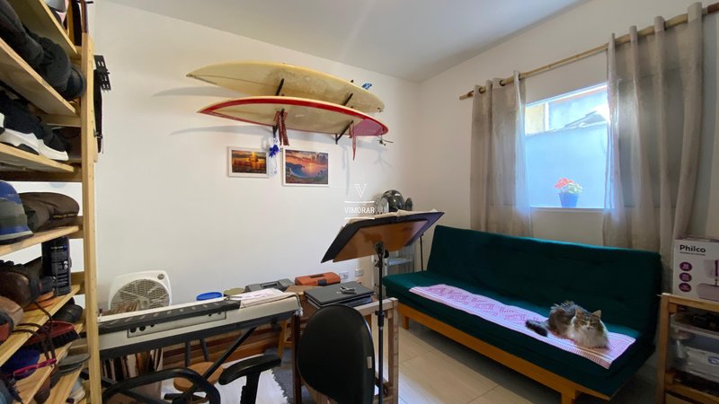 Casa 2 dormitórios sendo 1 suíte + 2 vagas de garagem  Itaquaquecetuba - 