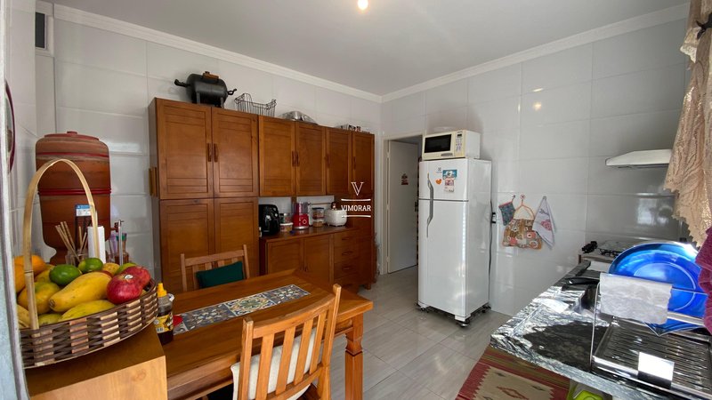 Casa 2 dormitórios sendo 1 suíte + 2 vagas de garagem  Itaquaquecetuba - 