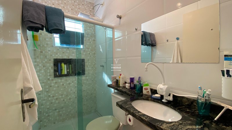 Casa 2 dormitórios sendo 1 suíte + 2 vagas de garagem  Itaquaquecetuba - 