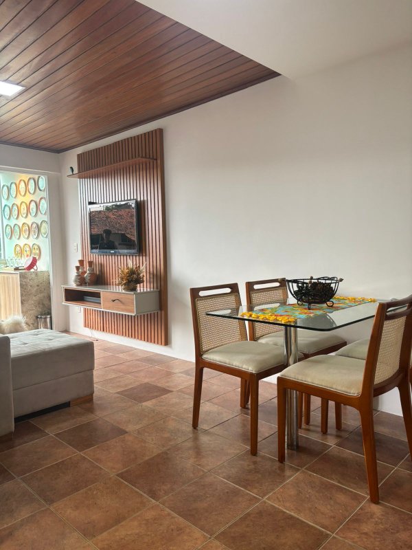 2 quartos (2 suítes). 63m². 1 vaga de garagem Rua Doutor Amaury de Medeiros Gravatá - 