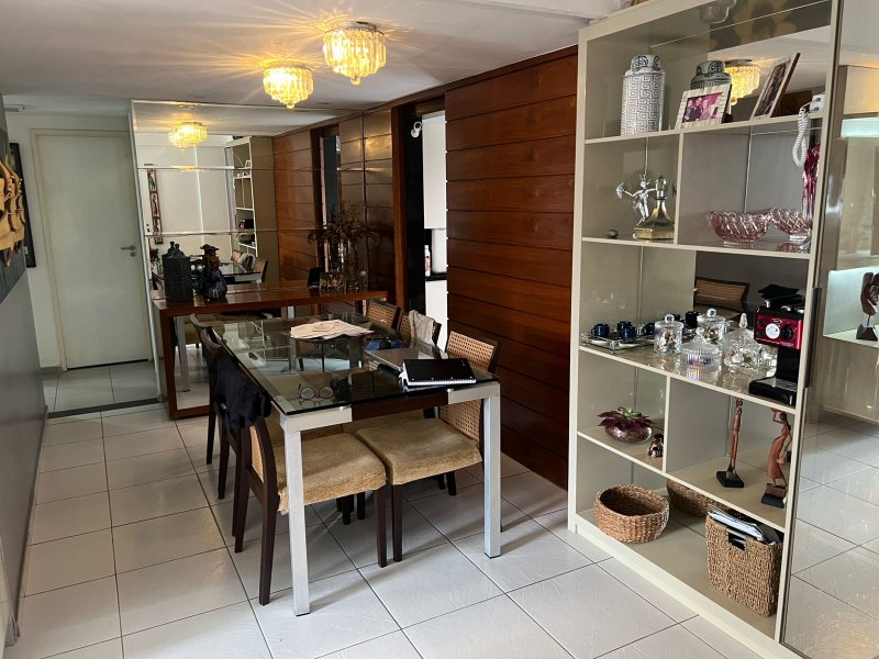 Apartamento à venda com 3 quartos sendo uma suíte, 96m² área útil por R$ 750.000,00 Rua Professor José Brandão Recife - 