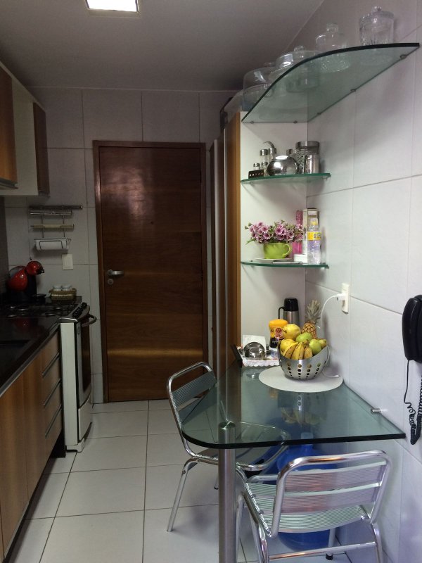 Apartamento à venda com 3 quartos sendo uma suíte, 96m² área útil por R$ 750.000,00 Rua Professor José Brandão Recife - 