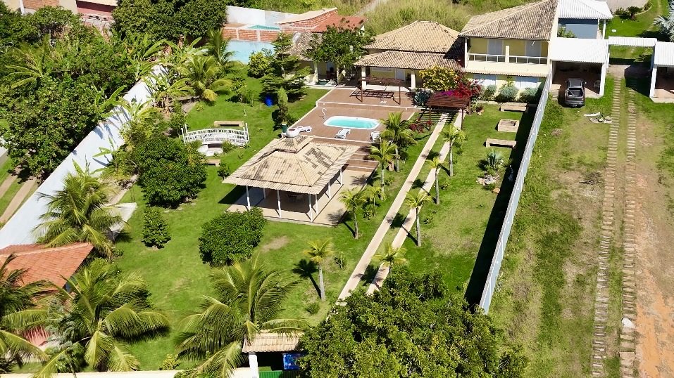 Casa à venda com 4 quartos, 420m² - Foto 1
