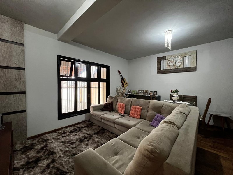 Casa de 442m² com 4 Dormitórios e Edículas no Mogi Moderno  Mogi das Cruzes - 