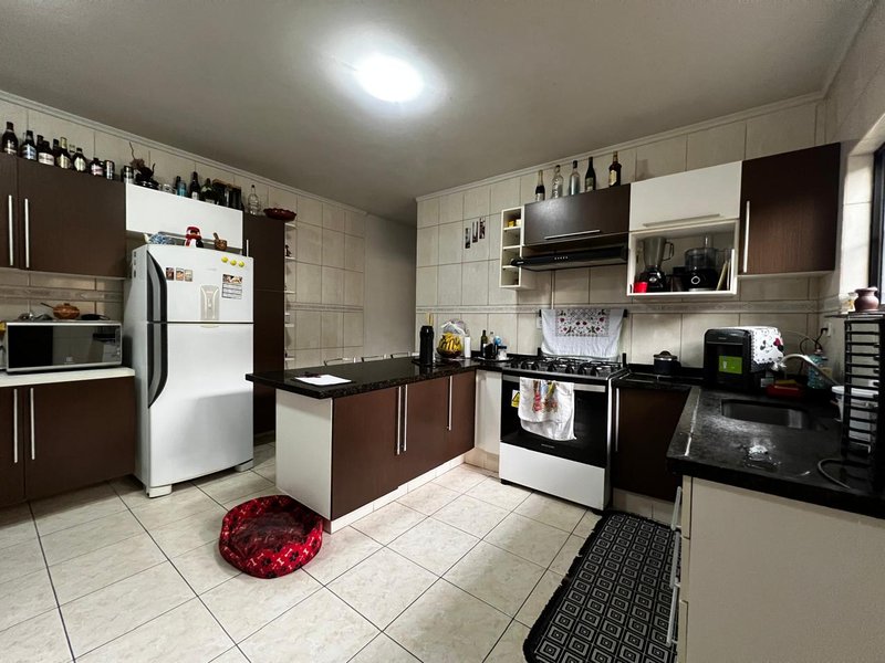 Casa de 442m² com 4 Dormitórios e Edículas no Mogi Moderno  Mogi das Cruzes - 