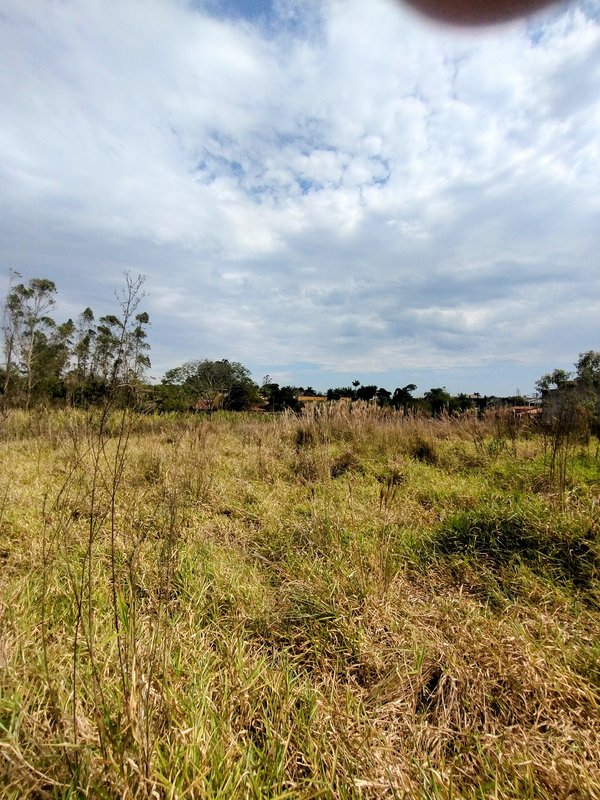 Terreno plano com uma casa semiconstruída  à venda no Ouro Fino  Santa Isabel - 