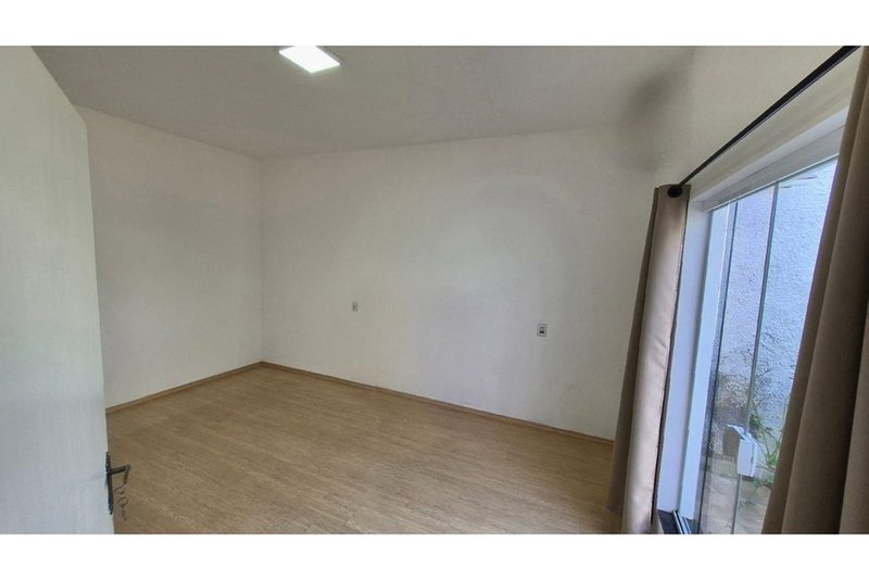 Casa Comercial à venda, 388m - 6 Dormitorios - R$ 730.000 - Jd. Maria do Carmo - Sorocaba Rua Francisco Xavier de Barros Sorocaba - 