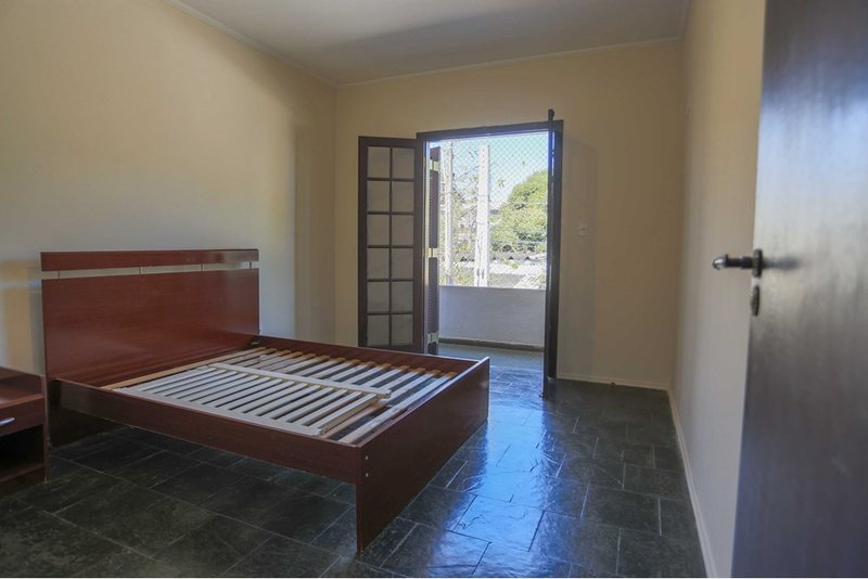 Casa Comercial à venda, 388m - 6 Dormitorios - R$ 730.000 - Jd. Maria do Carmo - Sorocaba Rua Francisco Xavier de Barros Sorocaba - 