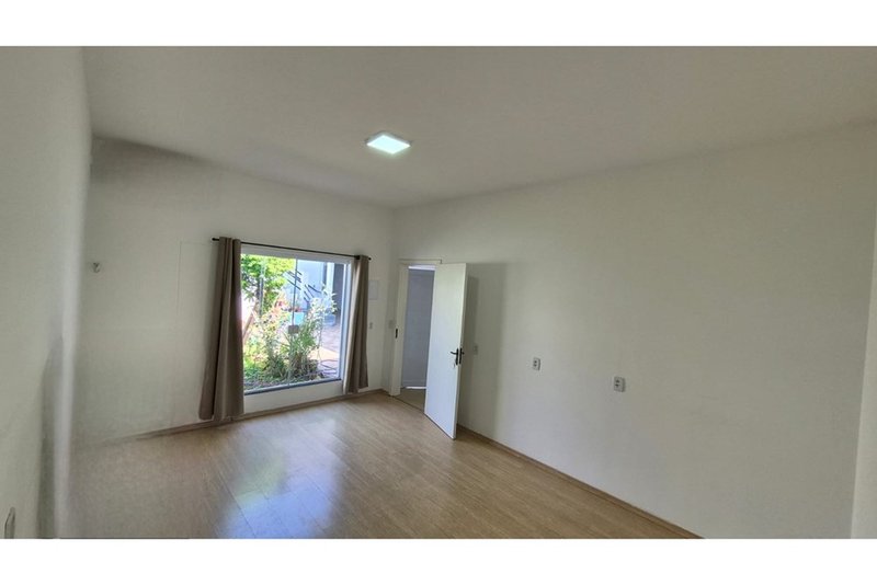 Casa Comercial à venda, 388m - 6 Dormitorios - R$ 730.000 - Jd. Maria do Carmo - Sorocaba Rua Francisco Xavier de Barros Sorocaba - 