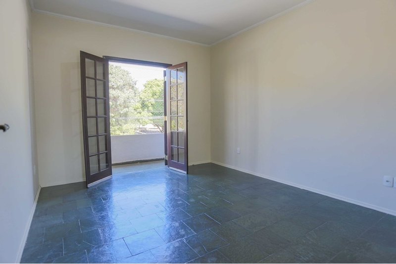 Casa Comercial à venda, 388m - 6 Dormitorios - R$ 730.000 - Jd. Maria do Carmo - Sorocaba Rua Francisco Xavier de Barros Sorocaba - 