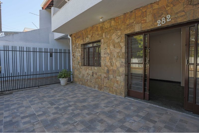Casa Comercial à venda, 388m - 6 Dormitorios - R$ 730.000 - Jd. Maria do Carmo - Sorocaba Rua Francisco Xavier de Barros Sorocaba - 
